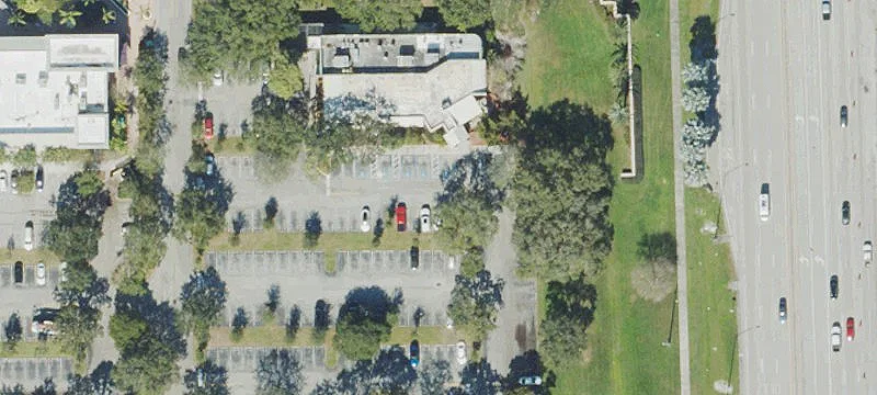 809 University Dr