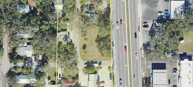 51 Tamiami Trl
