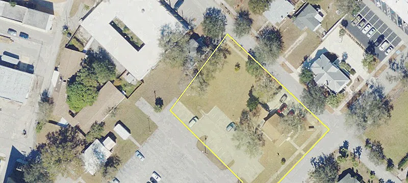 221 Magnolia Ave