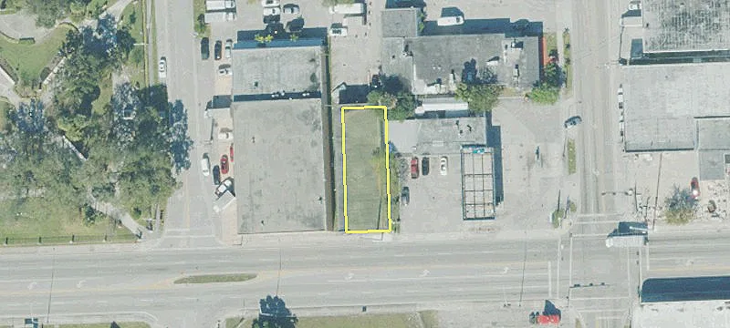 975 Hialeah Dr