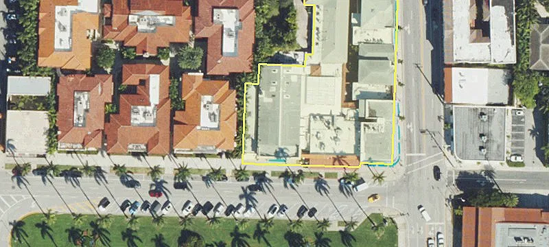 211 Royal Poinciana Way