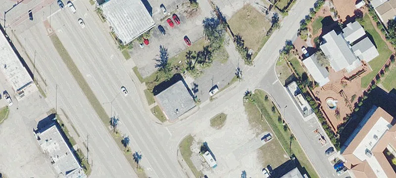 923 Tamiami S Trl