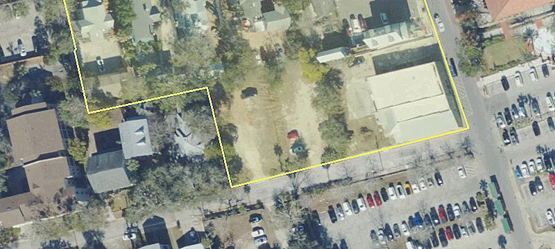 8 Desoto Pl
