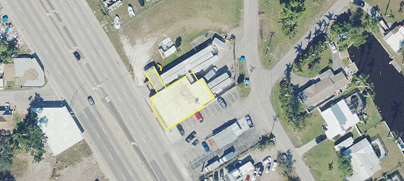 1156 Tamiami Trl