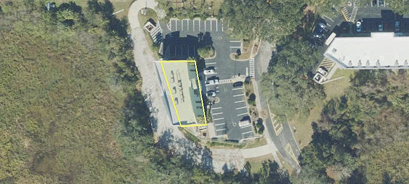 9582 Colonial Dr
