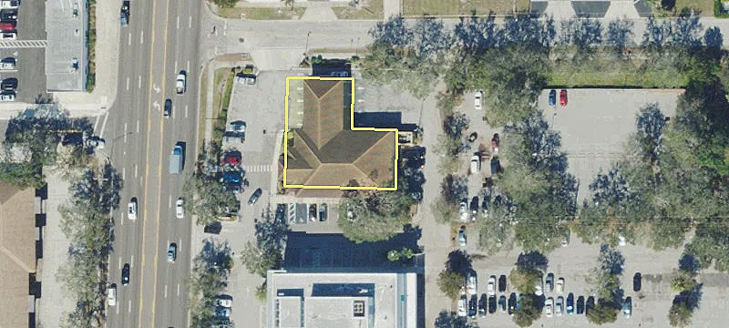 3303 Tamiami Trl