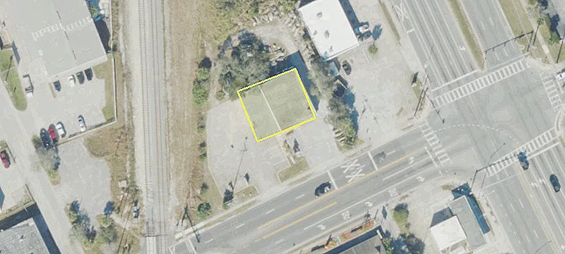 916 Aurora Rd