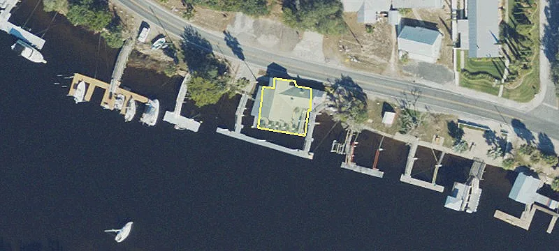 806 Riverside SE Dr