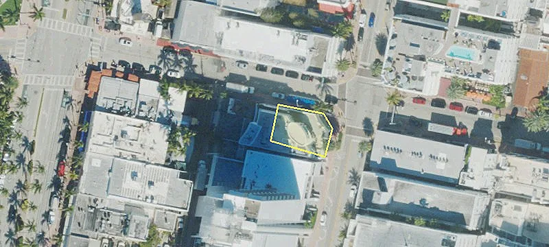 1058 Collins Ave
