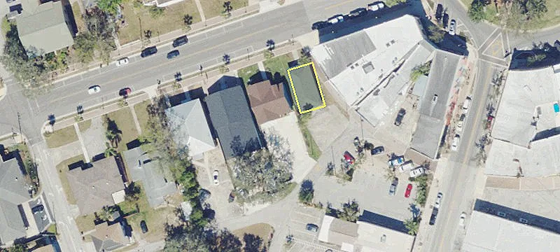 131 Ctr Ave