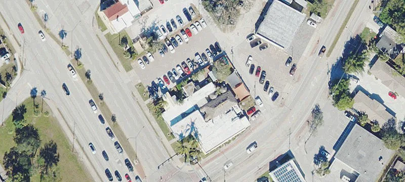 817 Tamiami S Trl