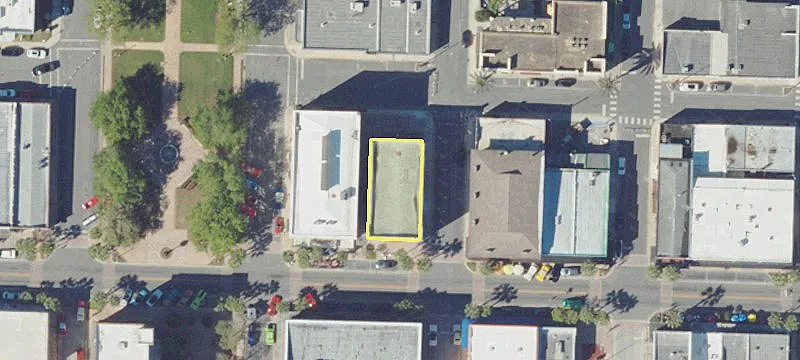 400 Main St