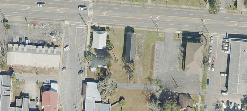 562 Nelson Ave
