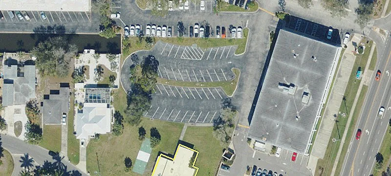 598 Baywood N Dr