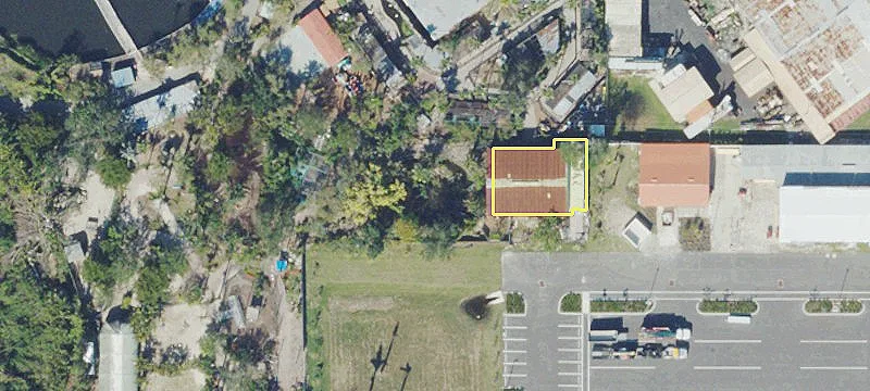 2719 Tamiami Trl
