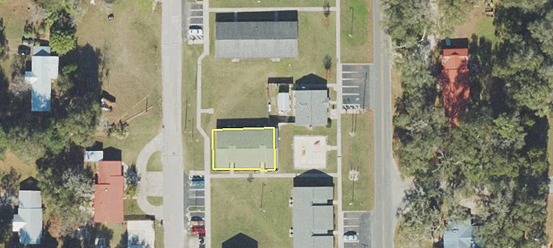 126 Land Ave