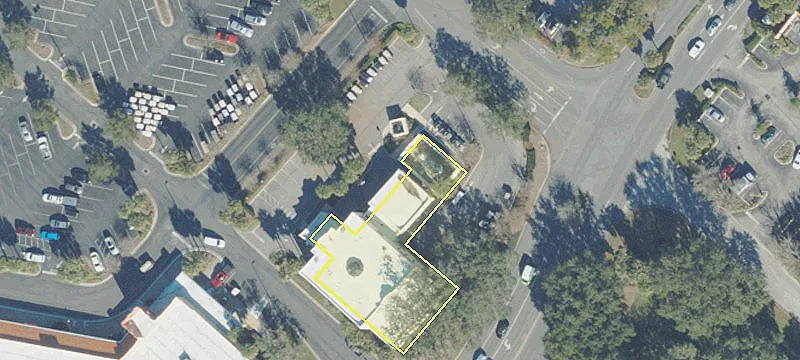 903 Avenida Central
