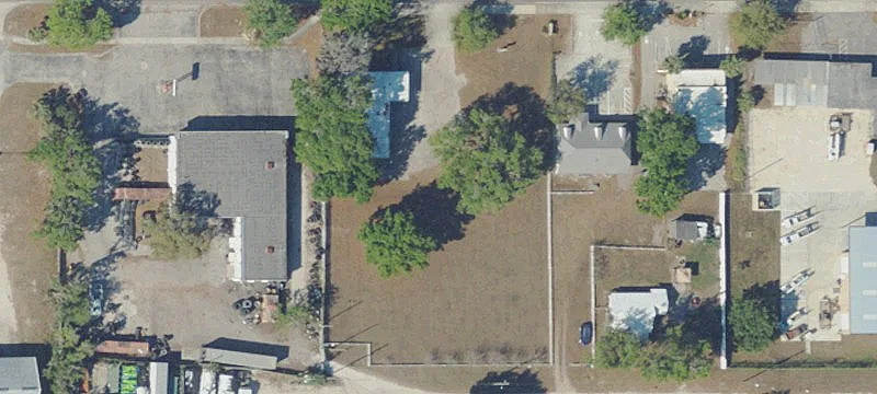 595 Main St