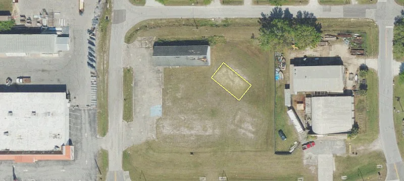 1669 State Rd 70th E