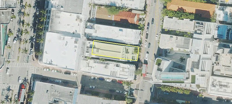 1208 Collins Ave