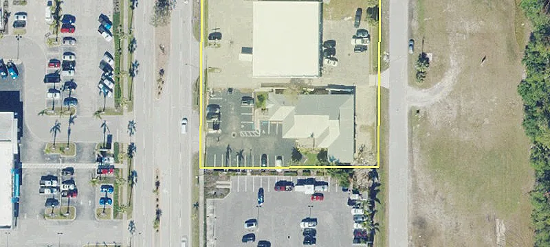 1900 Tamiami Trl