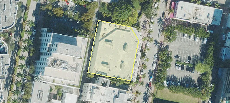 124 Collins Ave