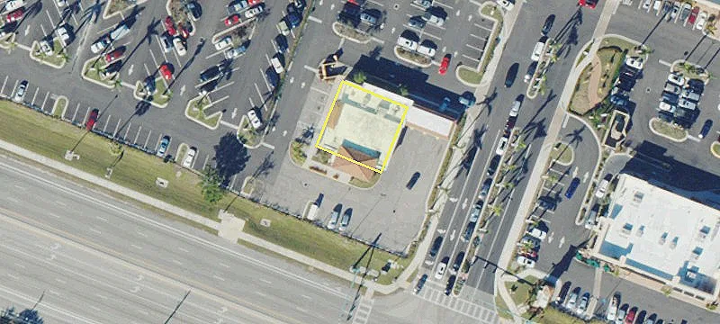17499 Tamiami Trl