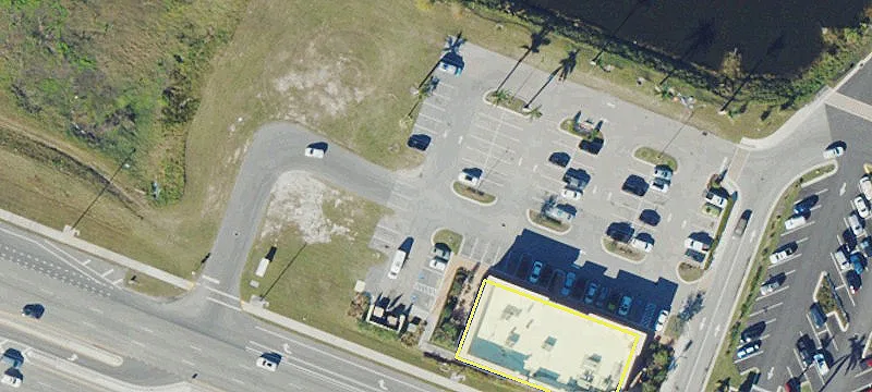 16979 Tamiami Trl