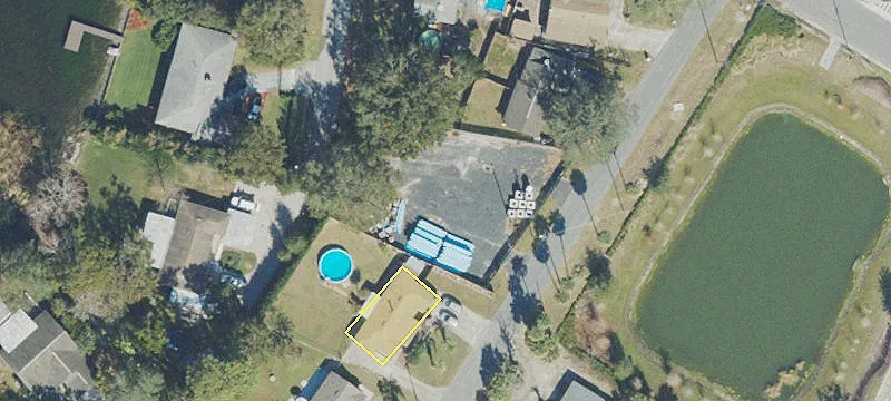 2818 Lakeview Dr