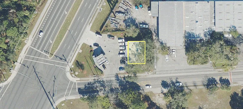 1101 Us Hwy 17th 92