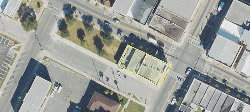 111 Howard W St