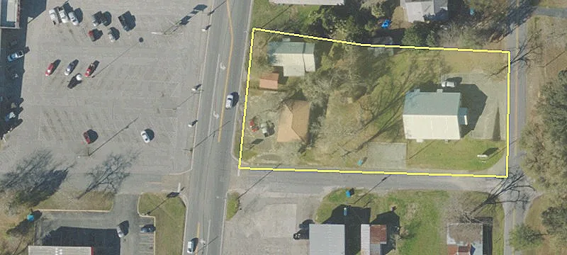 902 Waukesha St