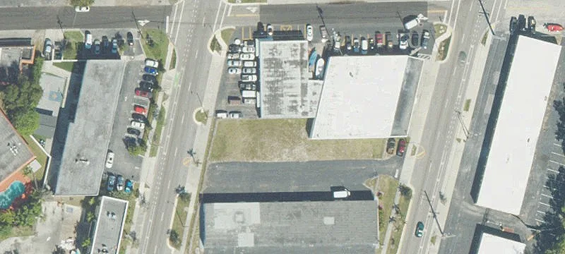 Dixie E Hwy