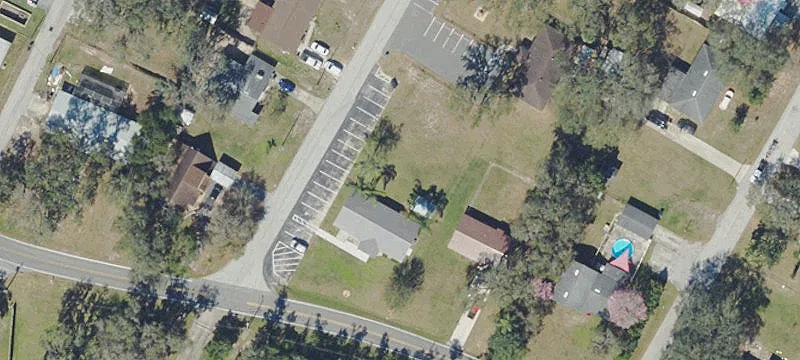 203 Lakeshore Dr