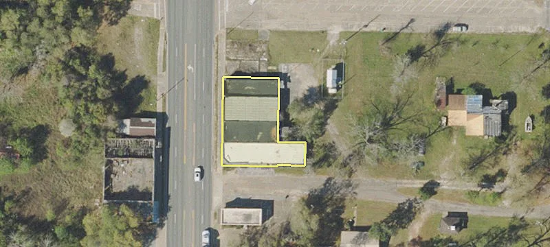 3162 Main St