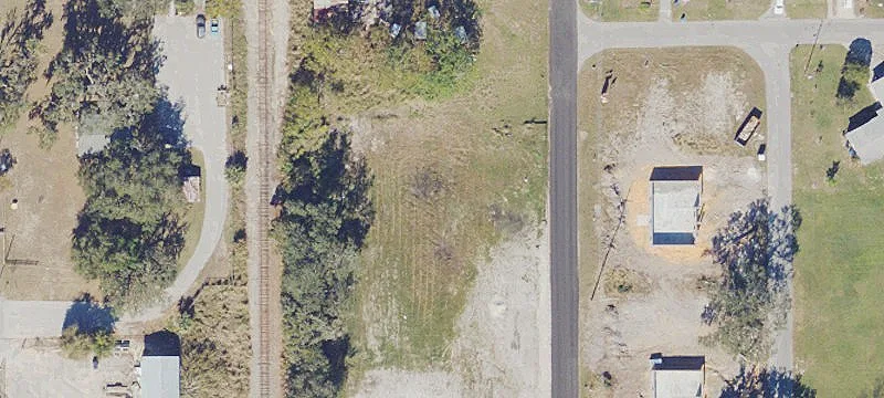242 Lk Ave