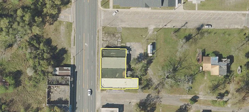 3166 Main St