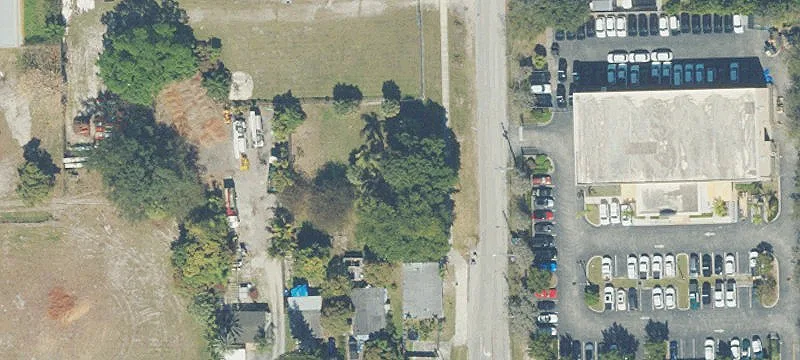 27  Ave