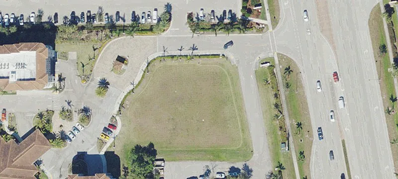 24126 Tamiami Trl