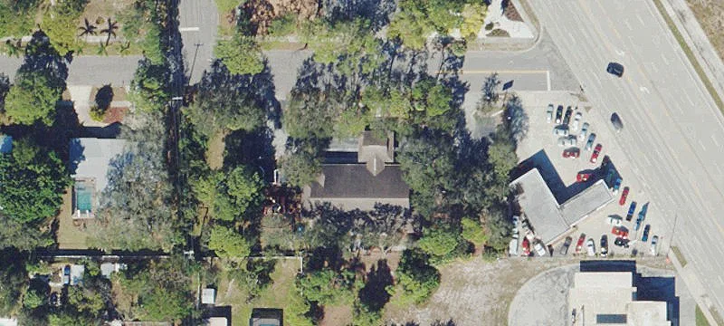 374 Scott Ave