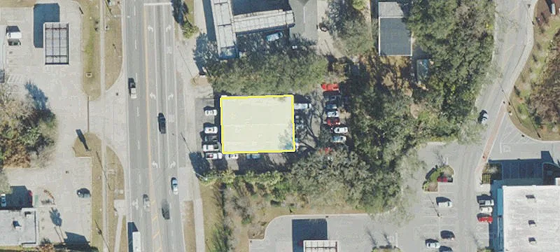 909 Woodland Blvd