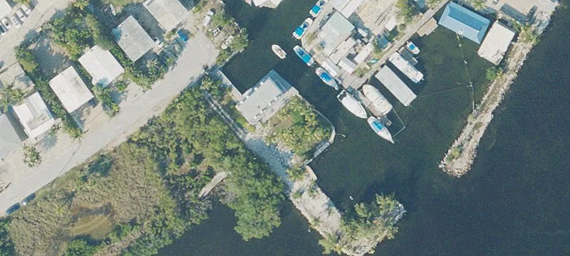 29 Shoreland Dr