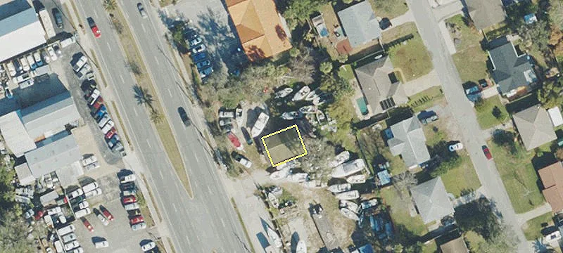 5589 Ridgewood Ave