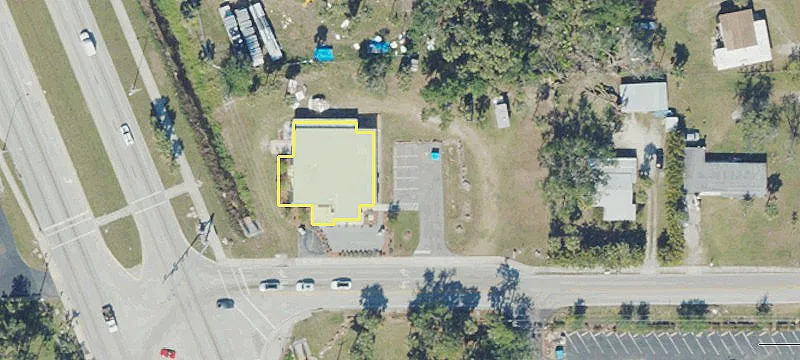 1900 Tamiami Trl