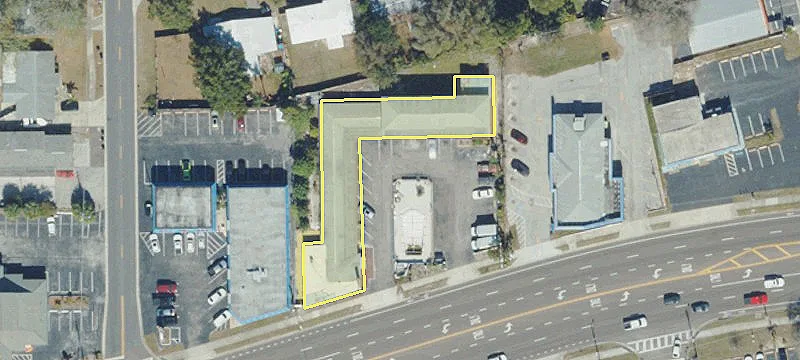 1220 Main St