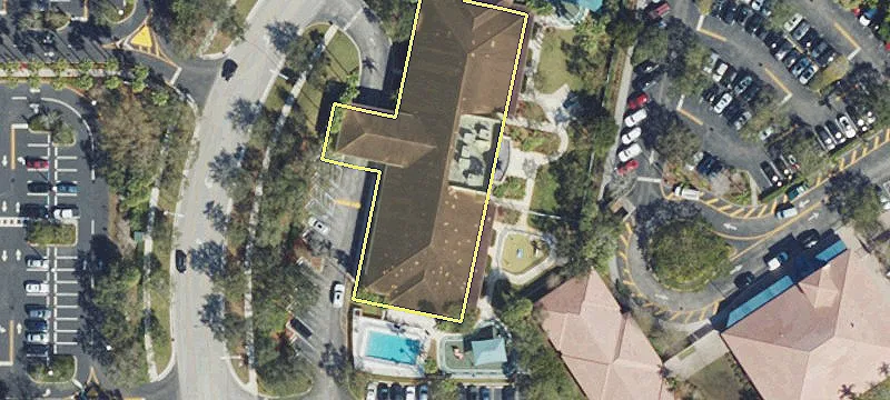 2550 Glades Cir