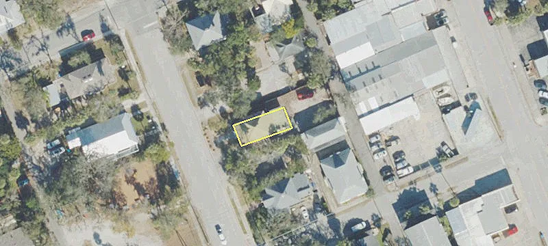 211 Live Oak St