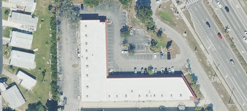 15200 Tamiami Trl