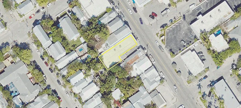 1114 White St