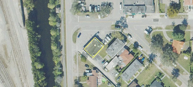 495 Ludlam Dr